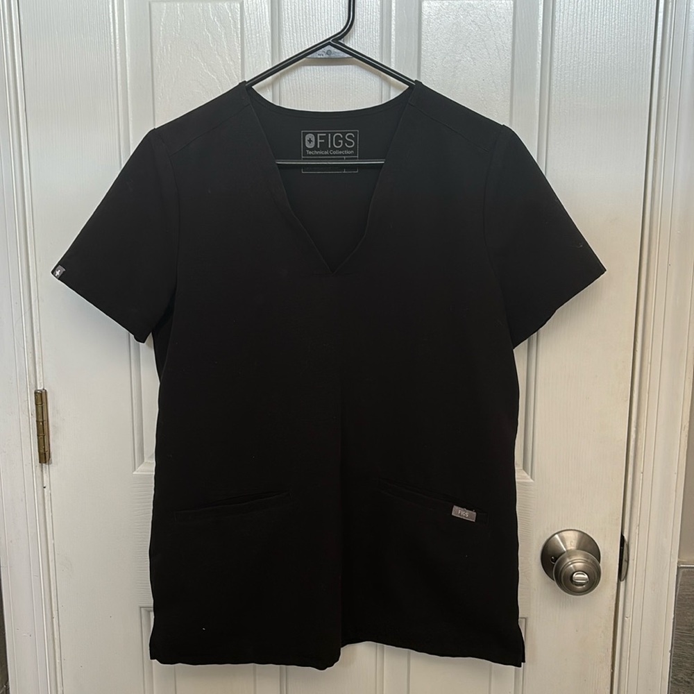 Figs Casma 3 pocket scrub top